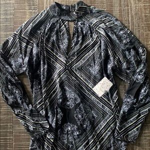 NWT Free People Key Hole Long Sleeve Blouse